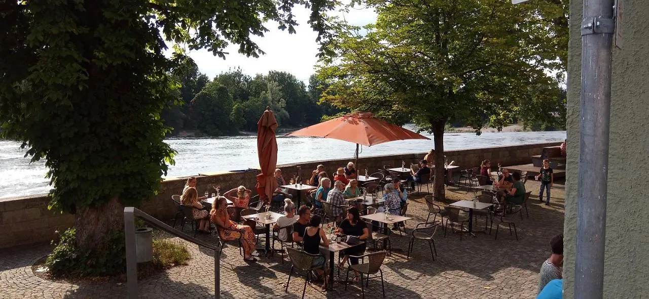 Grosses Zimmer Bad Kueche Wohnzimmer Terasse Garten Zentral Ruhig Landsberg am Lech Quarto em Acomodações Particulares