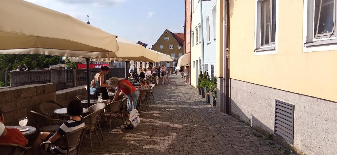Quarto em Acomodações Particulares Grosses Zimmer Bad Kueche Wohnzimmer Terasse Garten Zentral Ruhig Landsberg am Lech